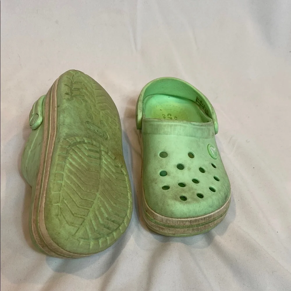 CROCS light green